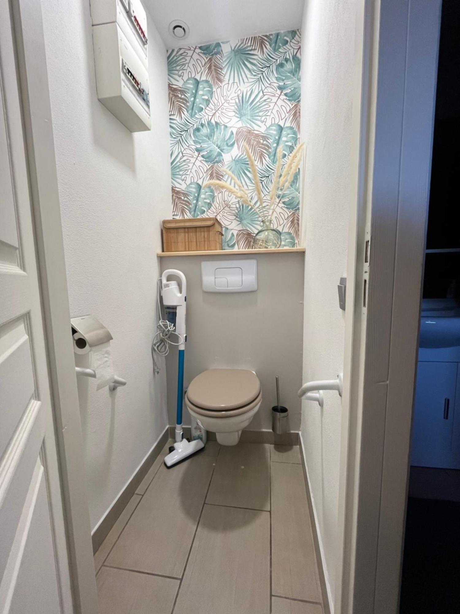 Studio Cosy Avec Climatisation Et Terrasse Malataverne Екстериор снимка