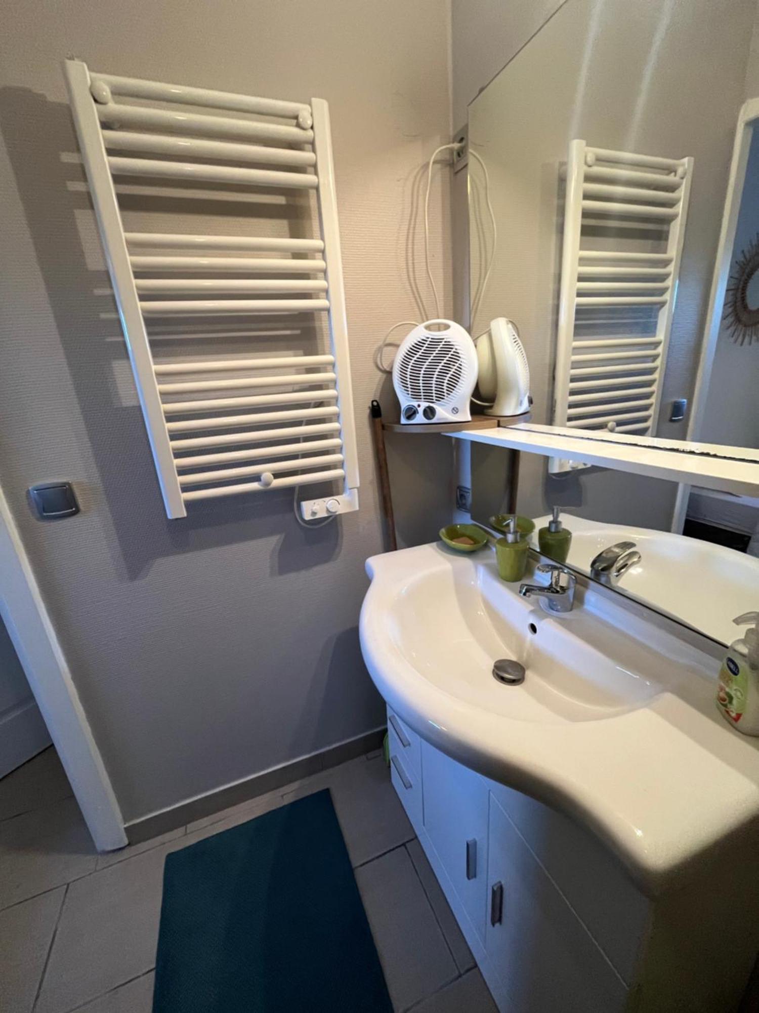 Studio Cosy Avec Climatisation Et Terrasse Malataverne Екстериор снимка