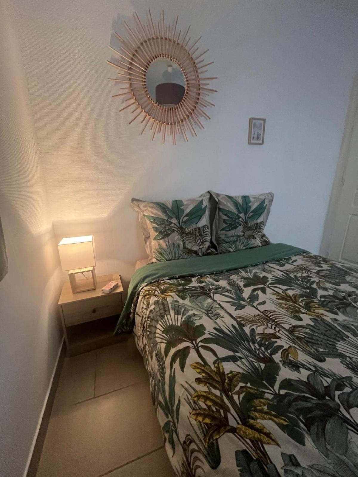 Studio Cosy Avec Climatisation Et Terrasse Malataverne Екстериор снимка