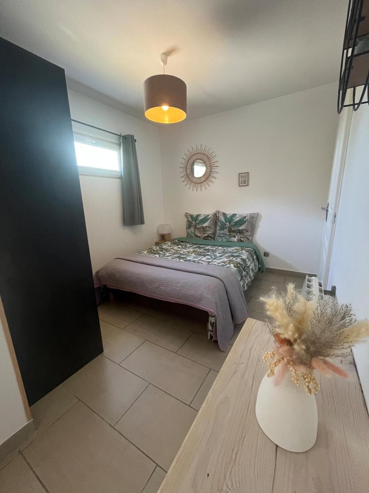 Studio Cosy Avec Climatisation Et Terrasse Malataverne Екстериор снимка