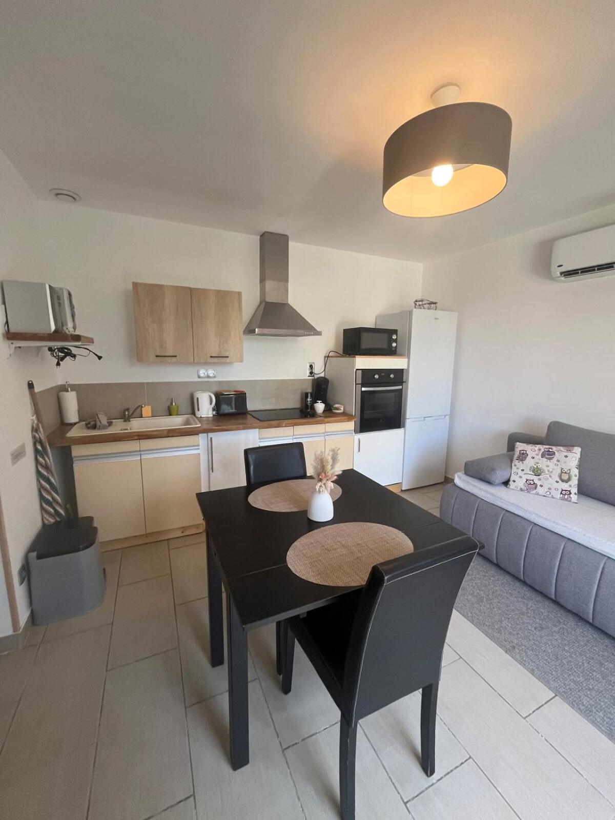 Studio Cosy Avec Climatisation Et Terrasse Malataverne Екстериор снимка